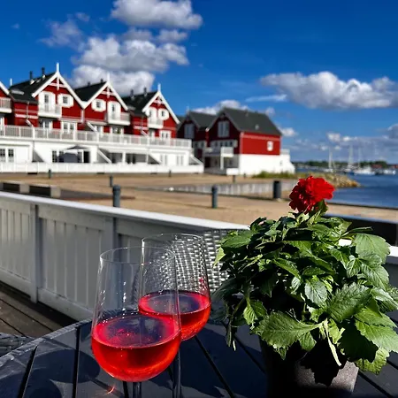 Hébergement de vacances Luxury With Sea View *